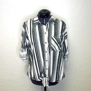 Eden & Olivia Gray &White Stripes Button Up Blouse